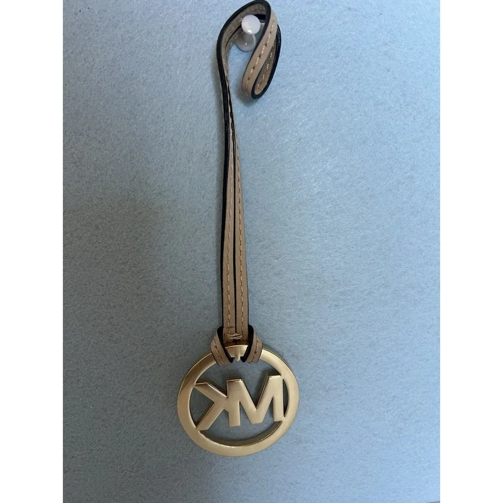 MICHAEL KORS Medallion Hang Charm Key Chain Gold‎ Logo Purse Coat FOB Clip